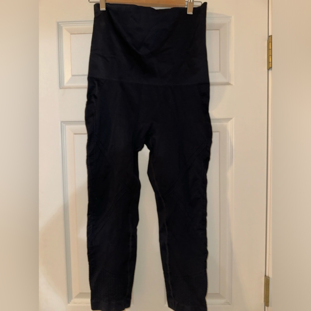 Belly Bandit Postpartum Mother Tucker compression leggings Capri